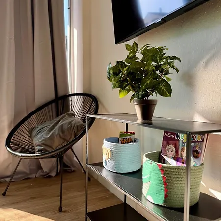 Modern Und Kinderfreundlich, 3km Zu Messe, Airport Koeln-bonn Apartament Kolonia