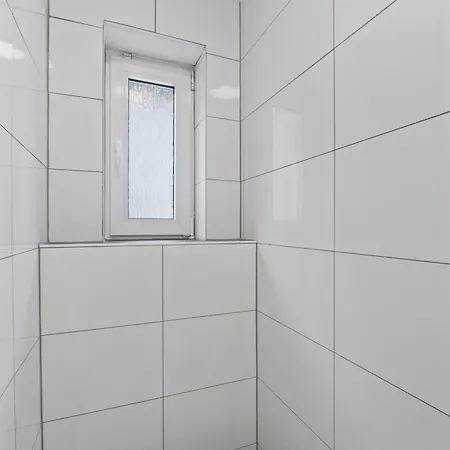 Apartment Modern Und Kinderfreundlich, 3km Zu Messe, Airport Koeln-bonn Cologne