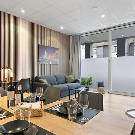 Modern Und Kinderfreundlich, 3km Zu Messe, Airport Koeln-bonn Apartment