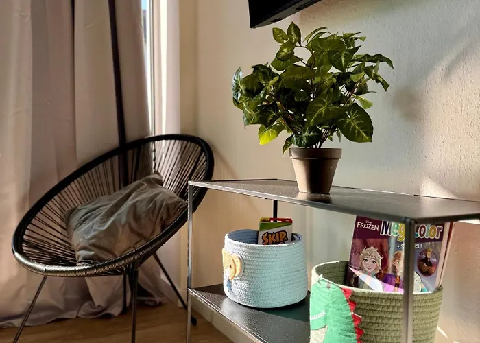 Modern Und Kinderfreundlich, 3km Zu Messe, Airport Koeln-bonn Apartman Köln