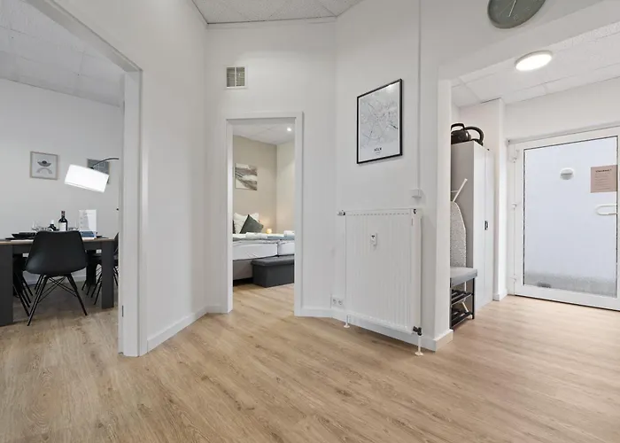 Modern Und Kinderfreundlich, 3km Zu Messe, Airport Koeln-bonn Apartman Köln